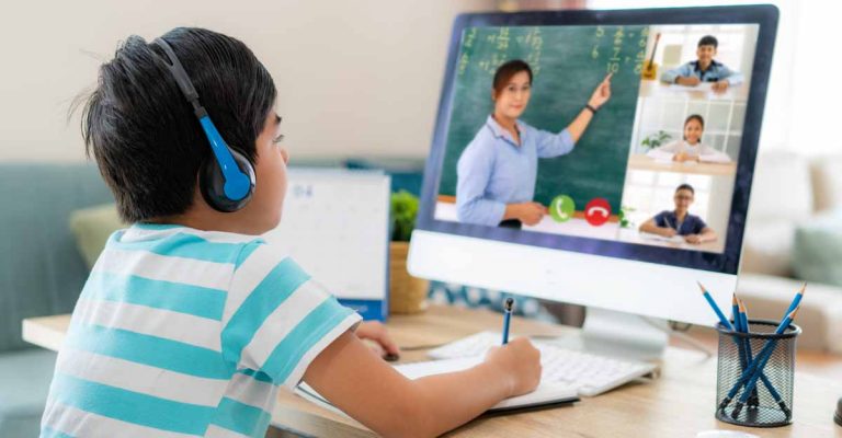 Comparing Live And Recorded Online Classes