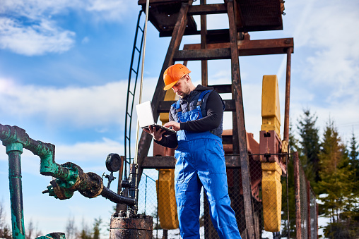 Is oilfield services/brokers/service a good career path